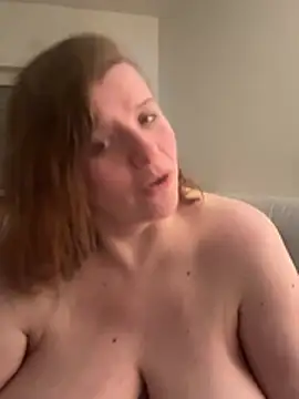 laura-loveyou (F milf) - Blowjob on dildo 5 min