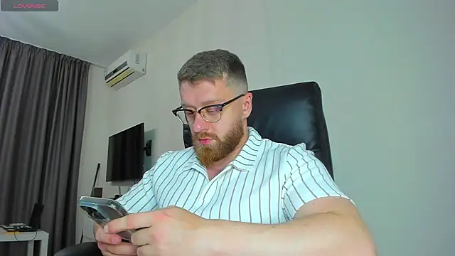 findom_guy (M young) - flash cock