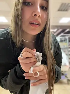 ICrazyOneIRL live sex cam