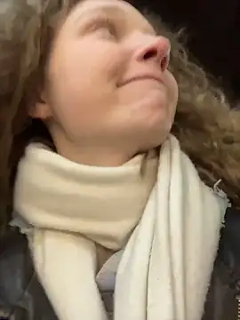 outside_rosy live sex cam