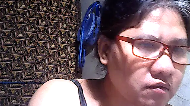 sweetsosie18 - Sweetsosie18's free webcam - UK Sex Cams