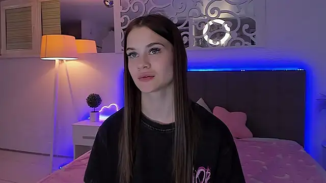 luisaclover - LuisaClover's free webcam - UK Sex Cams