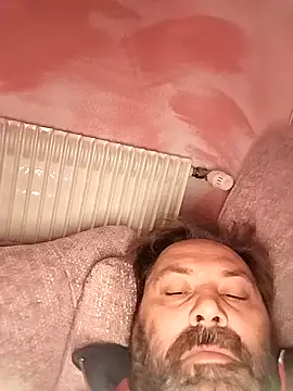 necroforo (M mature) - Senza masturbarmi e venire fino al goal