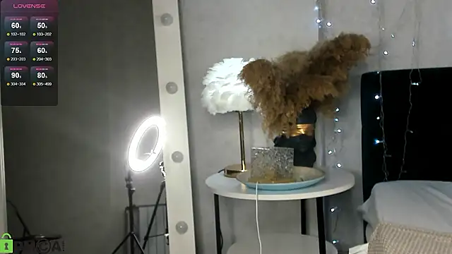 mira_silk - Mira_Silk's free webcam