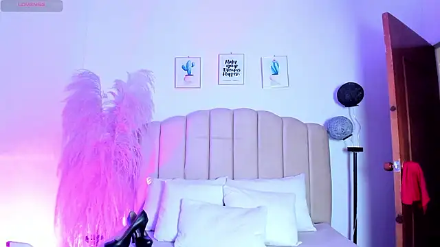 _aithanaa_ (F young) - tell me you love me 💕