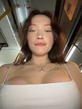 citylynx (F young) - Spit on pussy and rub my clit