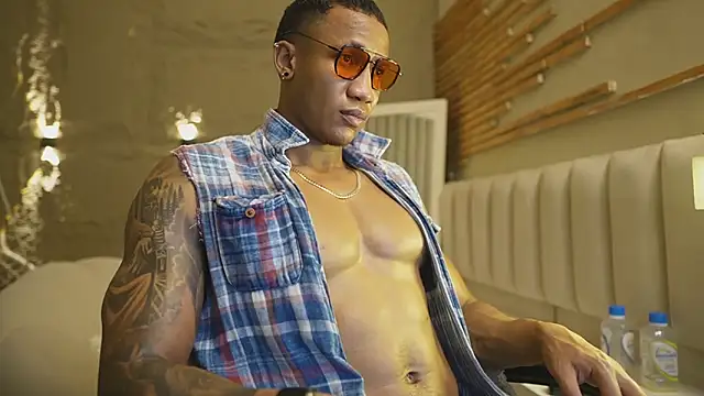 logan_varela - Logan_Varela's free webcam