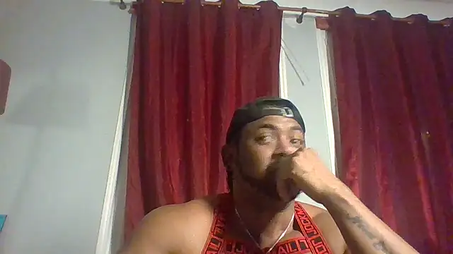 DildoPlayer33 webcam