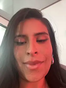 Webcam Model (_elektrah)  is live.Free join now!