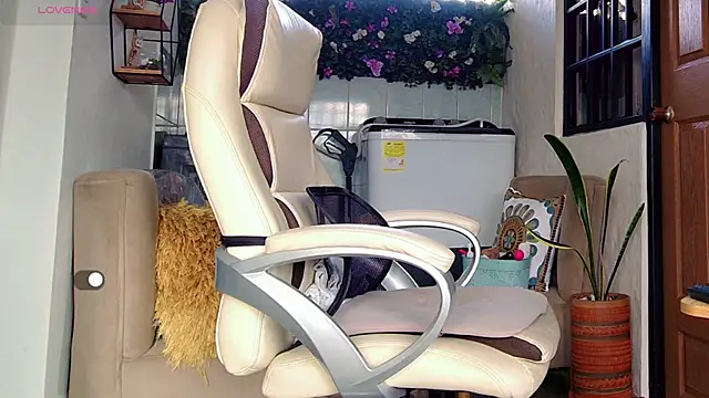 yanella_fire - Yanella_fire's free webcam