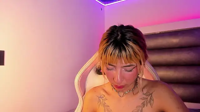 adhalee_js - Adhalee_js's free webcam