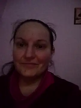 bustyladyalma - BustyLadyAlma's free webcam