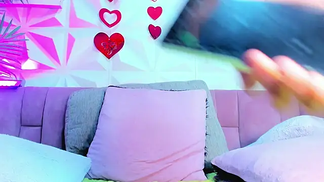 Briyit_Doll live sex cam