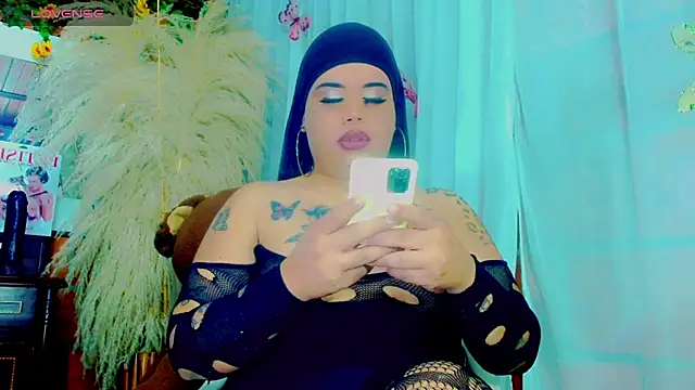 nauthyvalentina live sex cam