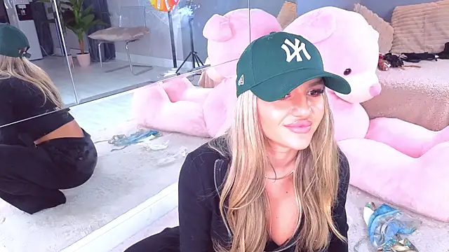 spoilm3mor3 (F young) - Moaning & Melting! #cumshow