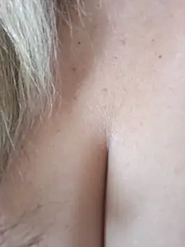 sofiamilfx69 - SofiaMilfx69's free webcam