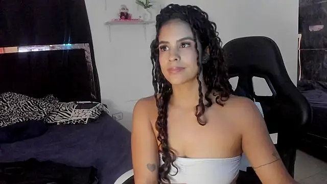 moon_sammy - Moon_Sammy's free webcam - UK Sex Cams