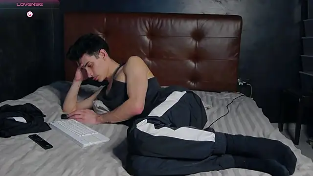 danielcrush1 - DanielCrush1's free webcam - UK Sex Cams