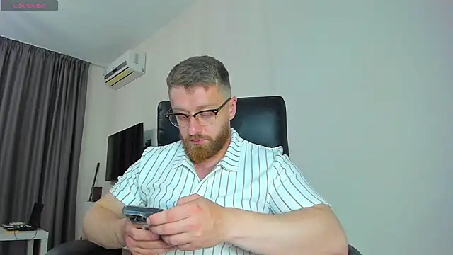 findom_guy - Findom_guy's free webcam