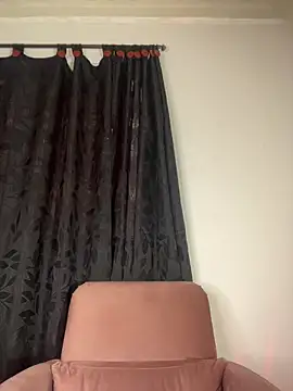 Webcam Model (AlannaDollx)  is live.Free join now!