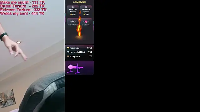 Toronto325 live sex cam