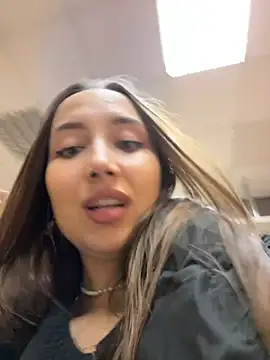 ICrazyOneIRL's live cam