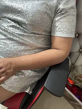 roasted_peanut - Roasted_peanut's free webcam