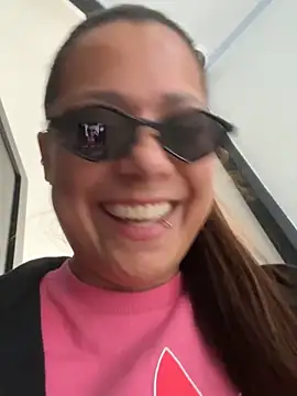 pretty__milf - Pretty__Milf's free webcam