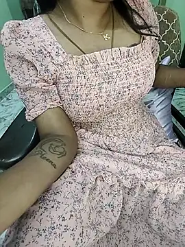 Webcam Model (tamil_thaara03)  is live.Free join now!