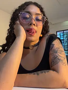 antonelllepiercee live sex cam
