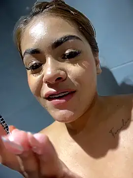 MayaMoanXXX live sex cam