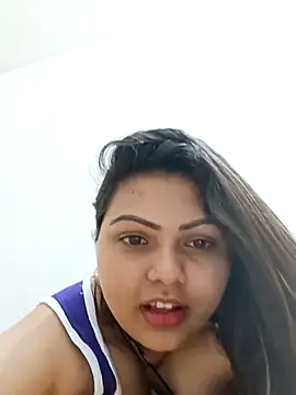 Webcam Model (blue-berry09)  is live.Free join now!