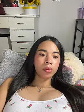 Milleradhara24 live sex cam