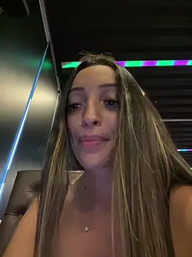 BelleLouiseVp Live Webcam on Stripchat