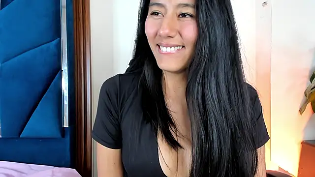 carlaalvez (F young) - Flash: My ASS for you. 🍑