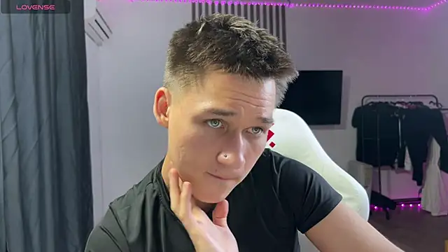 infernollust (M twink) - arm flex