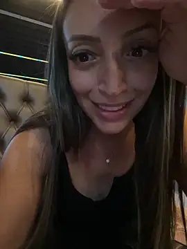 BelleLouiseVp Live Webcam on Stripchat