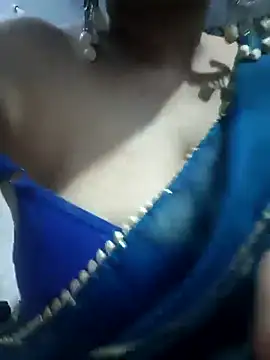 pink_maya (Ask my age) - Boobs oiling show in public