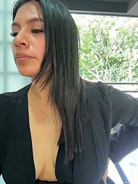 sofia_convers (F milf) - my pussy loves your attention 😏💦