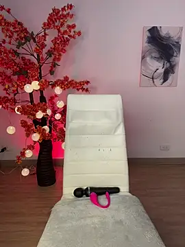 Webcam Model (VictoriaHiill)  is live.Free join now!