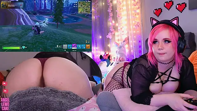 Angel-Lewd-Cake webcam