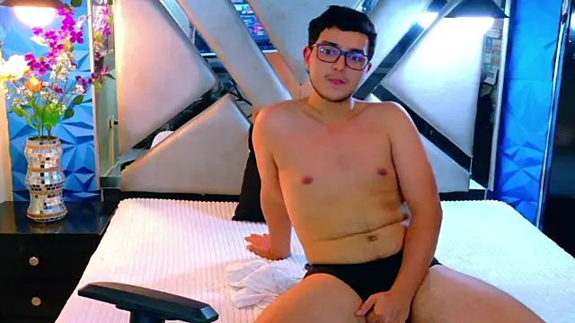 Oliver_Jamees webcam