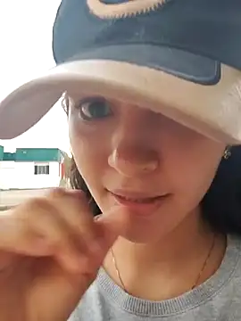 Webcam Model (Soymaia)  is live.Free join now!