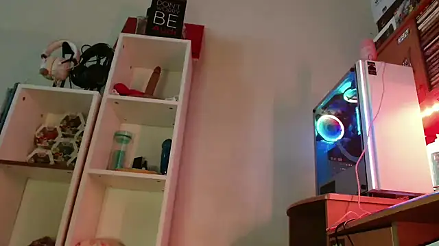 smokydee - SmokyDee's free webcam