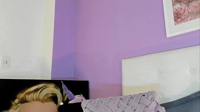 charlotte11-11 - Charlotte11-11's free webcam