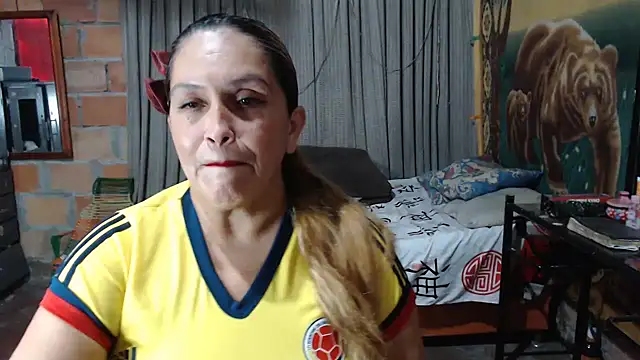 burbuja_y_caballero - BURBUJA_y_CABALLERO's free webcam - UK Sex Cams