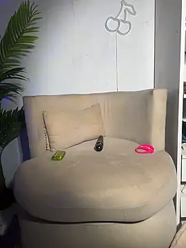 miafoxie_ (F young) - FUCK ME IN DOGGY & DOMI ON CLIT