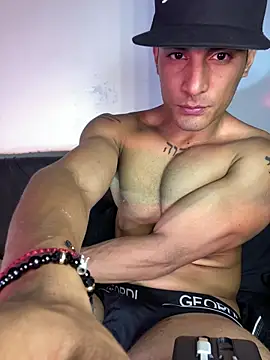 maicol_xxxx - Maicol_xxxx's free webcam - UK Sex Cams