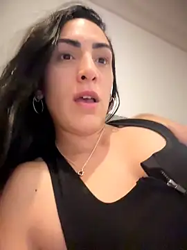 Webcam Model (alessandra-a)  is live.Free join now!