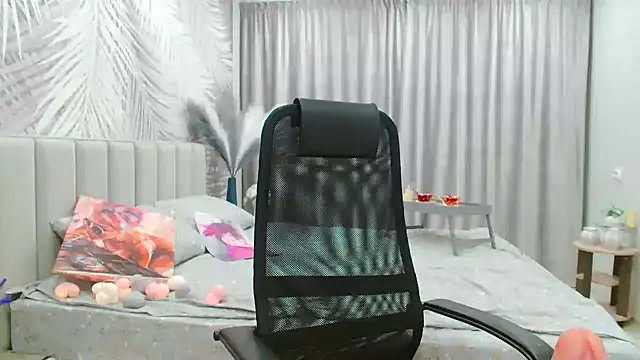 evelove33 - EveLove33's free webcam